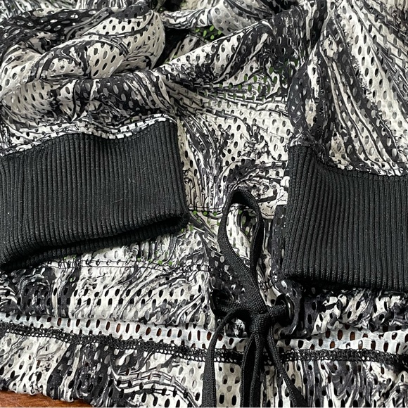 Victoria Sport Mesh hoodie Size Small - Picture 11 of 15